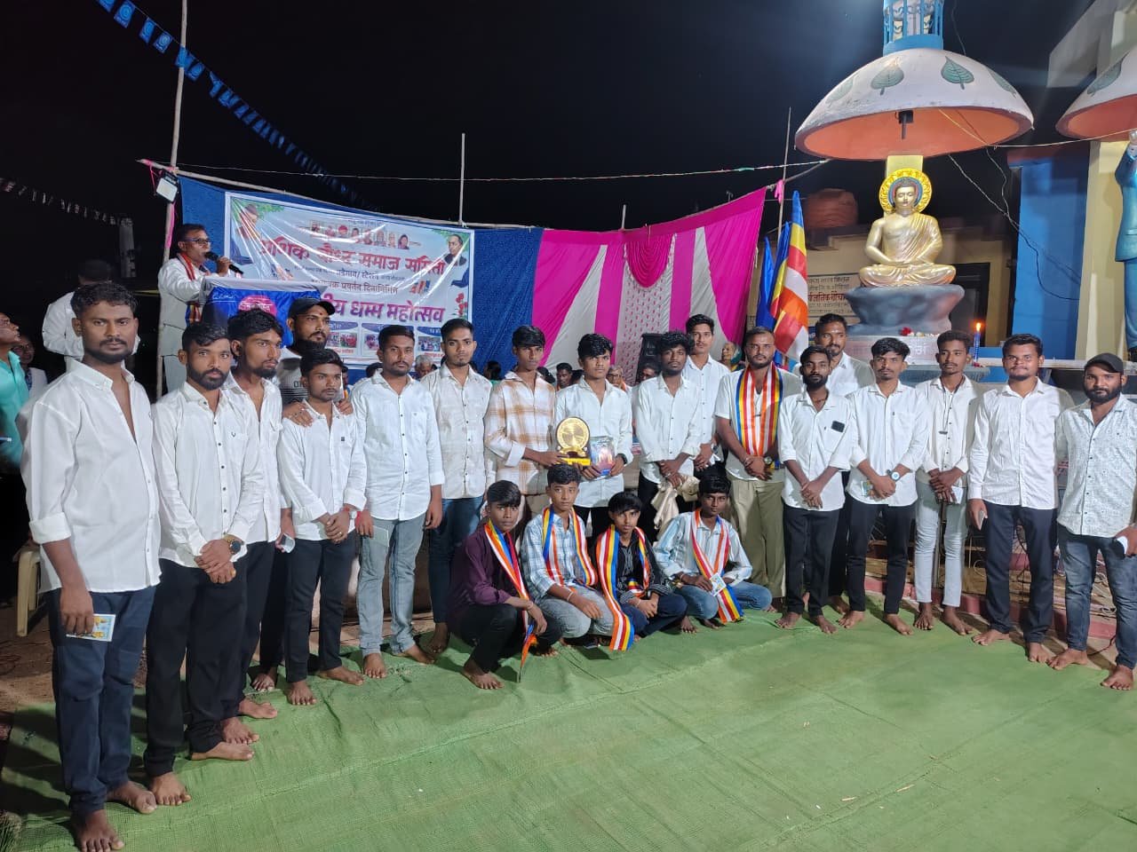 धम्मचक्र प्रवर्तन दिनानिमित्त नालंदा वाचनालय तथा युथ फाउंडेशनच्या युवकांचा सत्कार प्रशिक बुद्ध विहार समिती, वडेगाव
